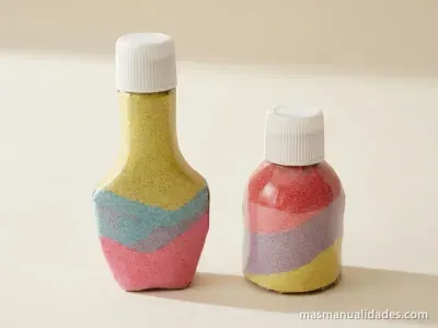 Botellas con arena de colores